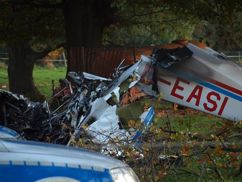 Kleinflugzeug abgestuerzt Sankt Augustin Meindorf P314.JPG